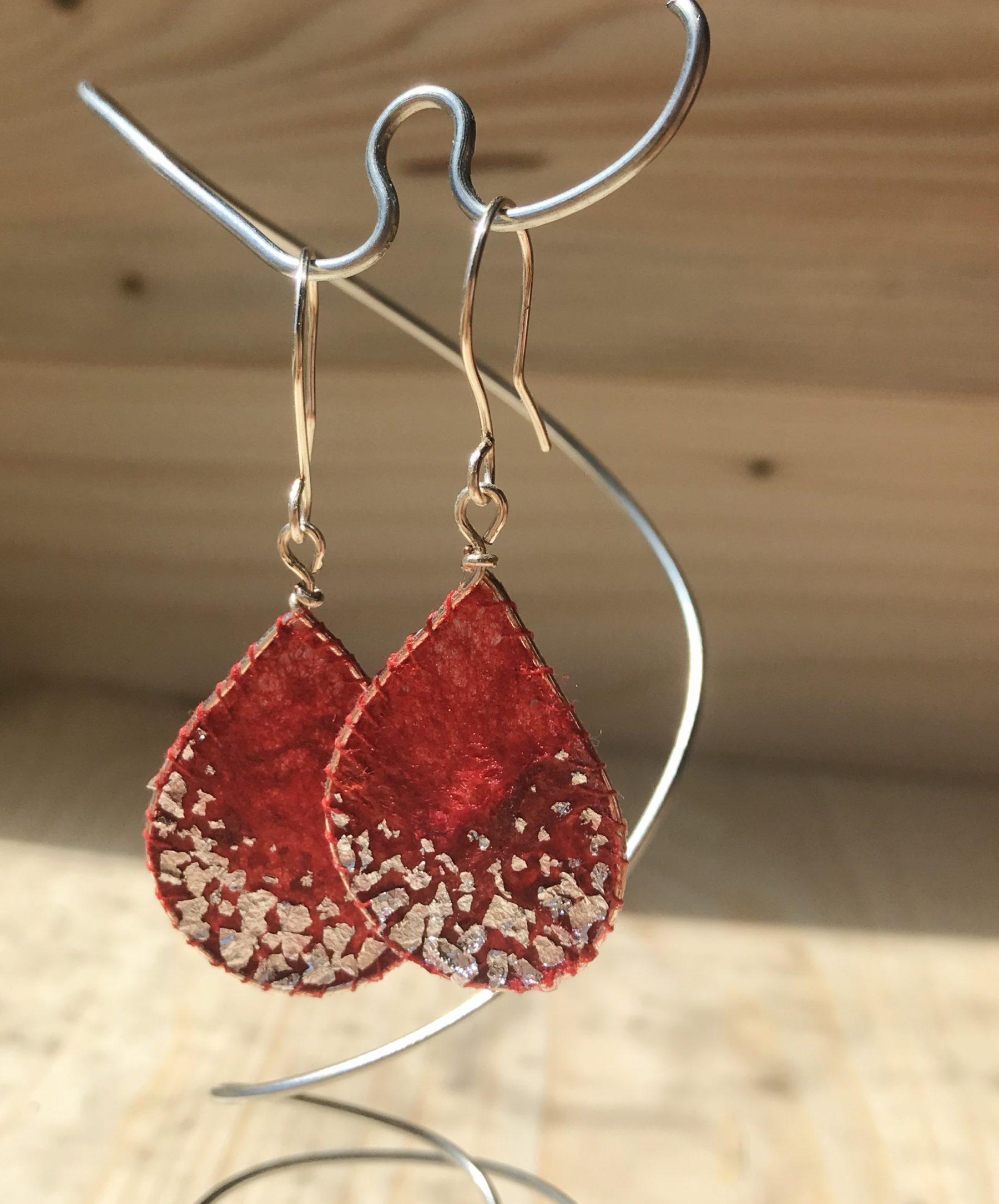 3-boucles-oreille-gouttes-rouge-argent